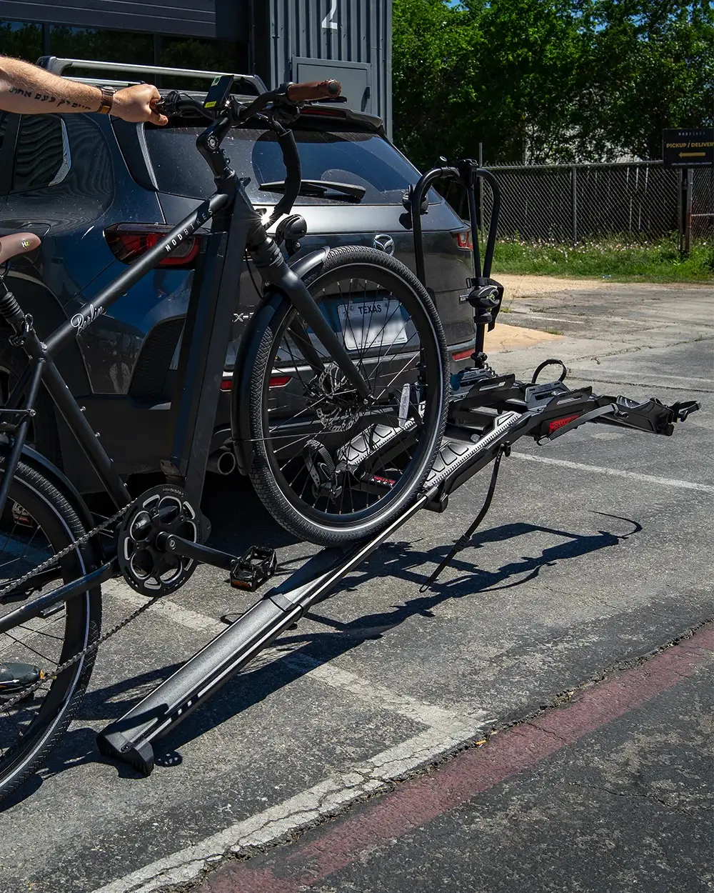 Hollywood Destination E-Bike Rack with bicycle on aluminum ramp for easy loading